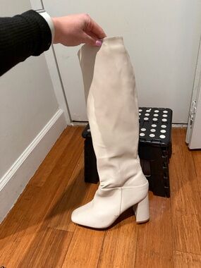 Women's Off-White Knee-High Block Heel Boots
